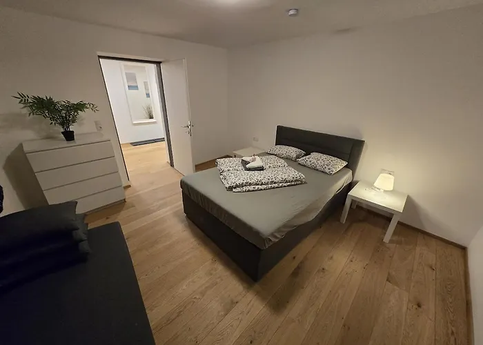 Aldrans With 3 Bedrooms דירה